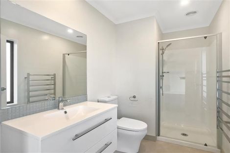 Photo of property in 28 Soaring Bird Drive, Takanini, 2112