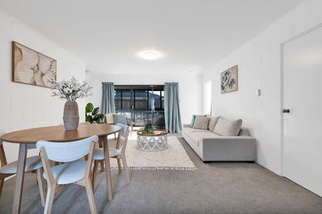 Photo of property in 2/65 Northgate, Strandon, New Plymouth, 4312