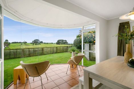 Photo of property in 11 Chatswood Grove, Fitzroy, New Plymouth, 4312