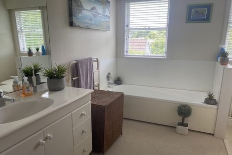 Photo of property in 50 Seaview Road, Paremata, Porirua, 5024