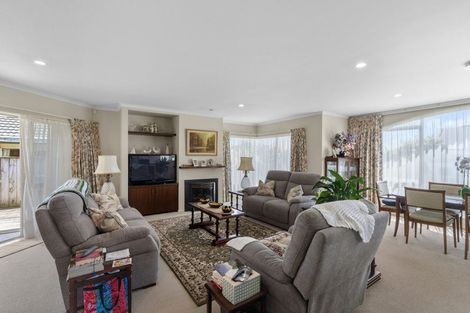 Photo of property in 4 Campbell Grove, Levin, 5510