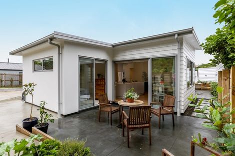 Photo of property in 4 Mackillop Way, Brooklands, New Plymouth, 4310