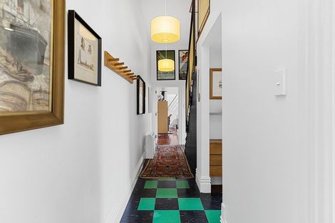 Photo of property in 118 Elizabeth Street, Mount Victoria, Wellington, 6011