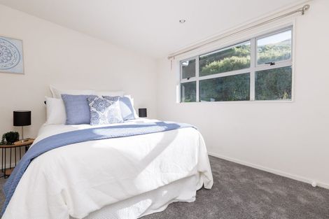Photo of property in 10 Erlestoke Crescent, Churton Park, Wellington, 6037