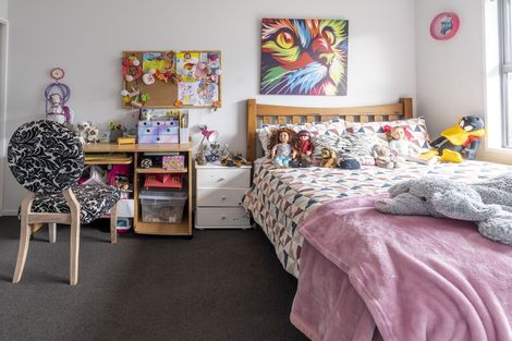 Photo of property in 12 Robalan Close, Halswell, Christchurch, 8025