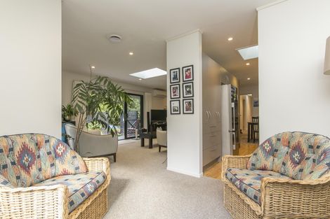 Photo of property in 420 Scenic Drive, Waiatarua, Auckland, 0612