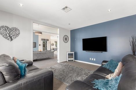 Photo of property in 28 Nelson Avenue, Aotea, Porirua, 5024