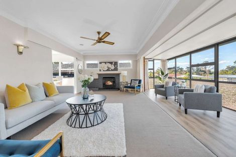 Photo of property in 75 Ennis Avenue, Pakuranga Heights, Auckland, 2010