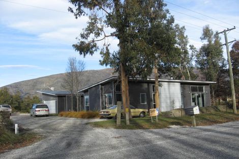 Photo of property in 293 Riverbank Road, Wanaka, 9382
