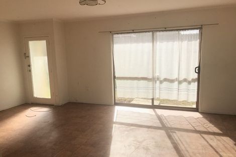 Photo of property in 2/12 Gifford Road, Papatoetoe, Auckland, 2025