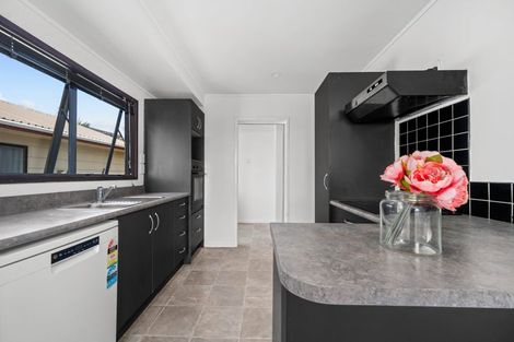 Photo of property in 3/52 Agincourt Street, Glenfield, Auckland, 0629