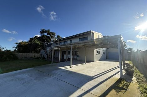 Photo of property in 12 Gannet Place, One Tree Point, 0118