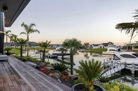 Photo of property in 13 Awatea Drive, Whitianga, 3510