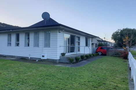Photo of property in 21a Beauchamp Street, Tawa, Wellington, 5028