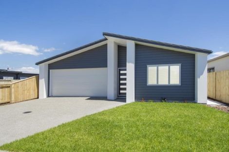 Photo of property in 10 Awatira Drive, Papamoa Beach, Papamoa, 3118