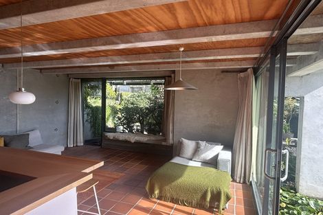 Photo of property in 13 Old Lake Road, Narrow Neck, Auckland, 0624