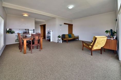 Photo of property in 121 Mcleod Road, Te Atatu South, Auckland, 0610