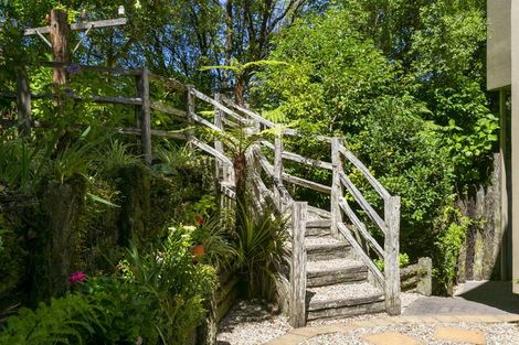 Photo of property in 40 Whakamoenga Point, Acacia Bay, Taupo, 3385