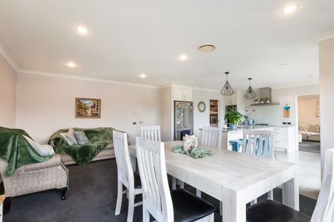 Photo of property in 90 Dalmore Way, Acacia Bay, Taupo, 3385
