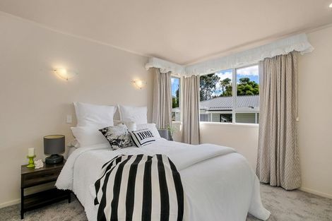 Photo of property in 15 Bedlington Avenue, Manurewa, Auckland, 2102