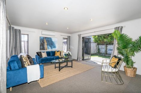 Photo of property in 24 Pointon Glade, Grandview Heights, Hamilton, 3200