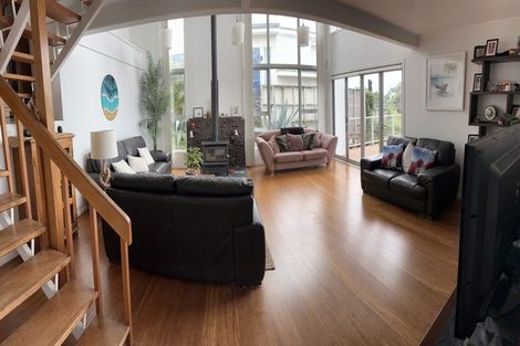 Photo of property in 10 Sykes Avenue, Hatfields Beach, Orewa, 0931