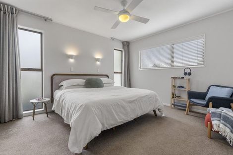 Photo of property in 13 James Evans Drive, Northcote, Auckland, 0627