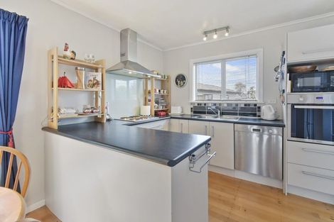 Photo of property in 2 Valentine Street, Papakura, 2110