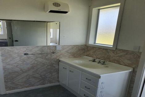 Photo of property in 24 Beach Road, Glenbrook, Waiuku, 2681