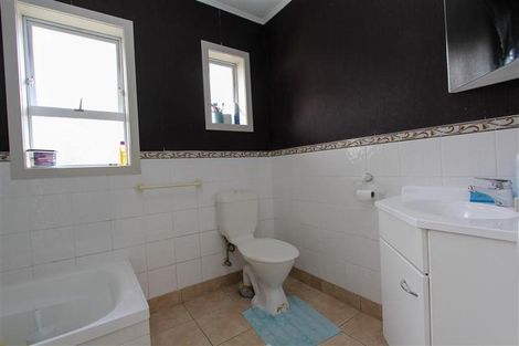 Photo of property in 8 Snead Place, Hamilton East, Hamilton, 3216