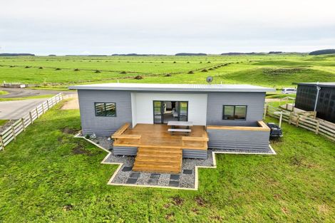 Photo of property in 23 Waipipi Road, Waverley, 4591