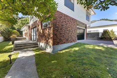 Photo of property in 65 Kamahi Street, Stokes Valley, Lower Hutt, 5019