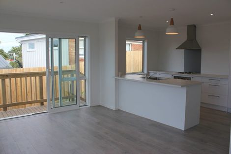 Photo of property in 10 Fordham Street, Beach Haven, Auckland, 0626