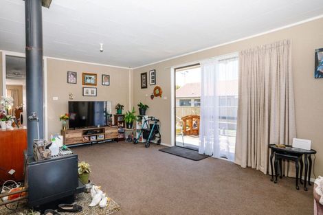 Photo of property in 17 Burns Street, Dannevirke, 4930