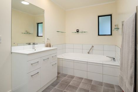 Photo of property in 15 Ward Street, Springlands, Blenheim, 7201