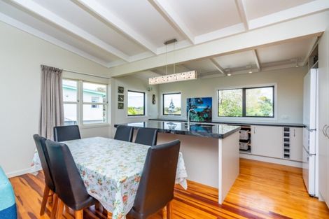 Photo of property in 30 Albany Road, One Tree Point, 0118