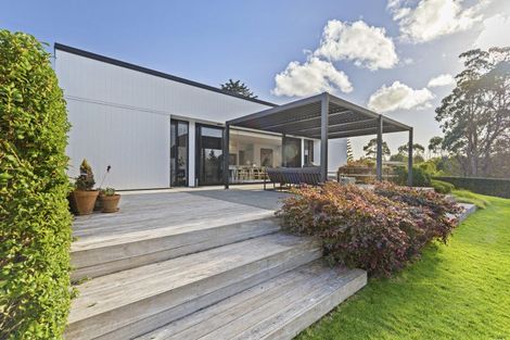 Photo of property in 111 Polson Hill Drive, Aokautere, Palmerston North, 4471