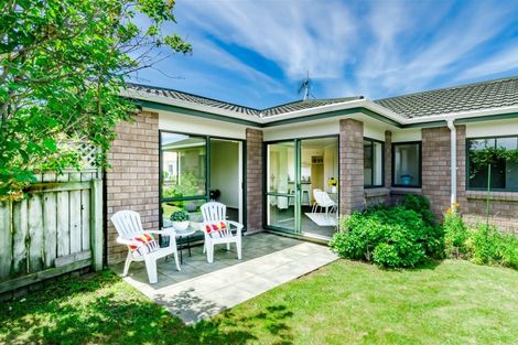 Photo of property in 16 Beachwater Grove, Paraparaumu Beach, Paraparaumu, 5032