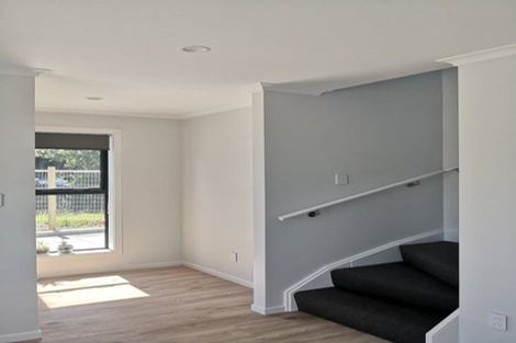 Photo of property in 124a Cambridge Terrace, Fairfield, Lower Hutt, 5011