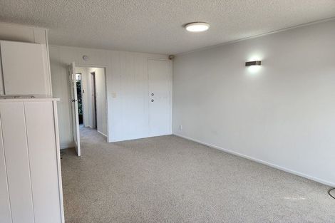 Photo of property in 9/83 Lake Road, Devonport, Auckland, 0622