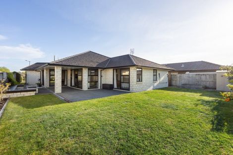 Photo of property in 18 Teatree Close, Huntington, Hamilton, 3210