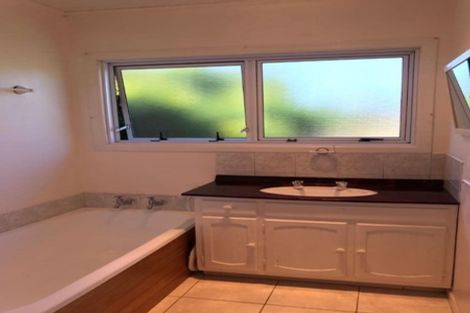 Photo of property in 30 William Souter Street, Forrest Hill, Auckland, 0620