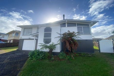 Photo of property in 63 Rosewarne Crescent, Glendene, Auckland, 0602