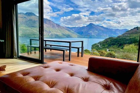 Photo of property in 15a Mackinnon Terrace, Sunshine Bay, Queenstown, 9300