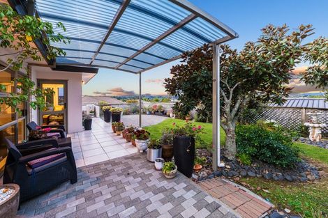 Photo of property in 1 Sandhurst Rise, Henderson, Auckland, 0612
