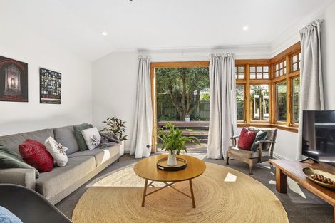 Photo of property in 57 Garden Road, Northland, Wellington, 6012