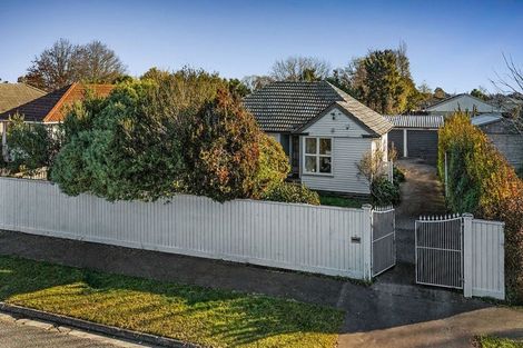 Photo of property in 17 Ealing Street, Northcote, Christchurch, 8052
