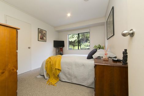 Photo of property in 420 Scenic Drive, Waiatarua, Auckland, 0612