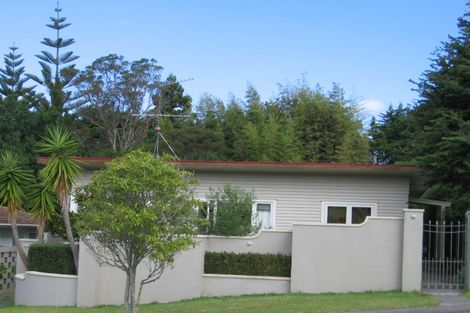 Photo of property in 19 Le Roy Terrace, Birkenhead, Auckland, 0626