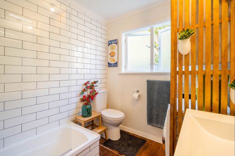 Photo of property in 66 Matai Road, Raumati South, Paraparaumu, 5032